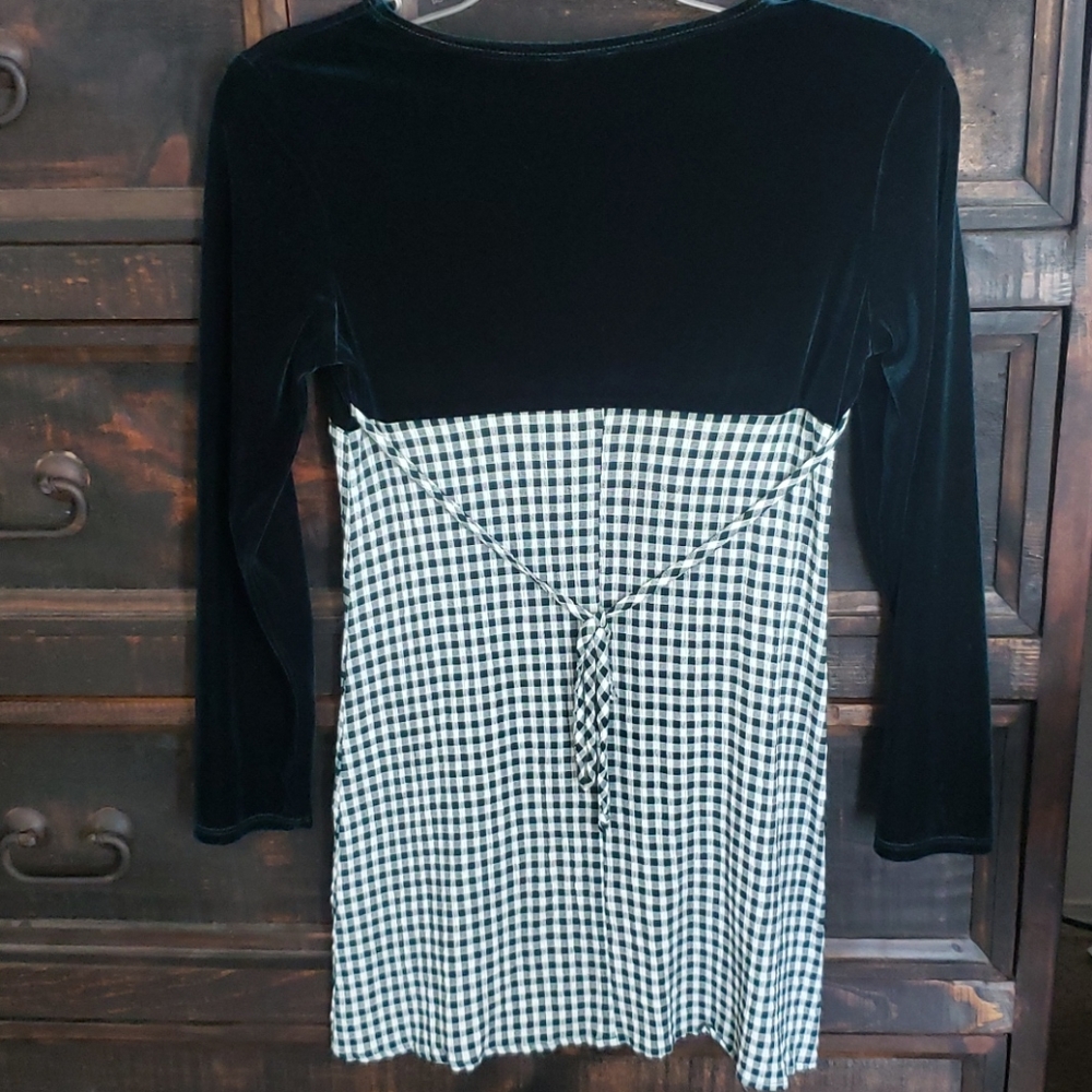 Girls Green Velvet Dress - Picture 4 of 7